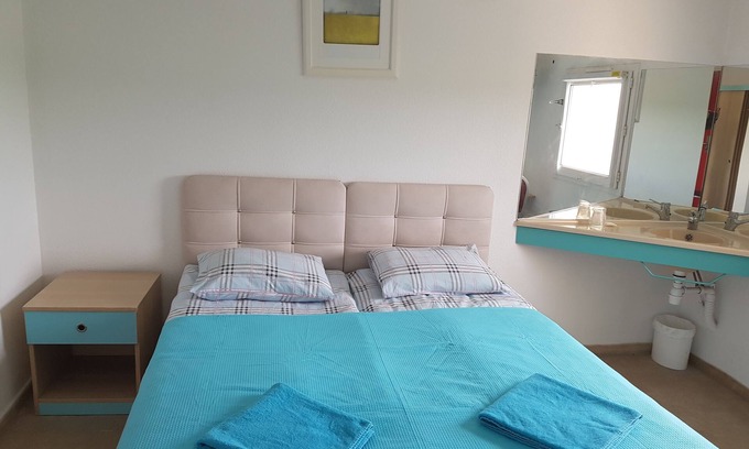 Saint-Pierre-de-Chandieu Hotel | Hôtel Holiday Lyon Est