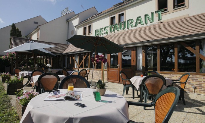Saint-Gervais-la-Foret Hotel | Hôtel Ikar - Fast Hotel Blois