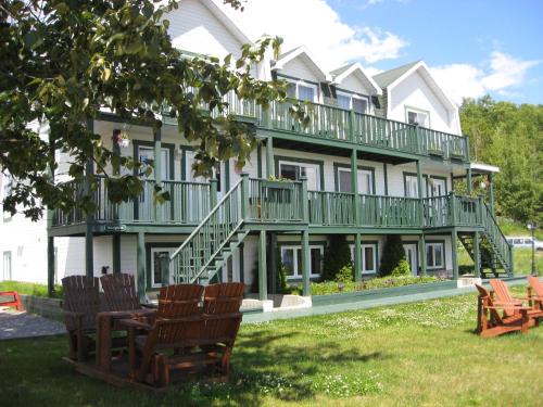 Tadoussac Hotel | Hôtel Sous la Croix 152725