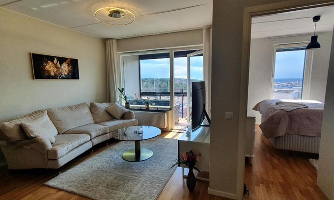 Upplands Vasby Municipality Apartment | Högst up