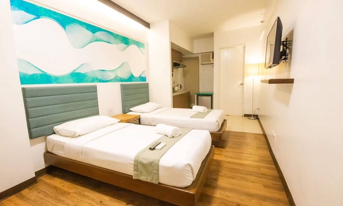 Bagong Pag-asa Hotel | H plus Hotel powered by Cocotel