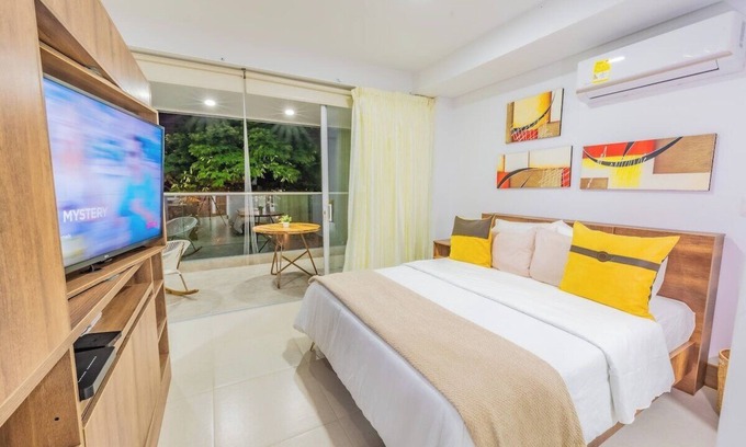 Granada Apartment | H203 - Cozy Studio Near Zona Rosa/Pool & Parking