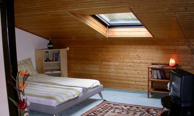 Penzing Apartment | HA-WEI cozy studio in Vienna's western green oasis Pet-friendly!