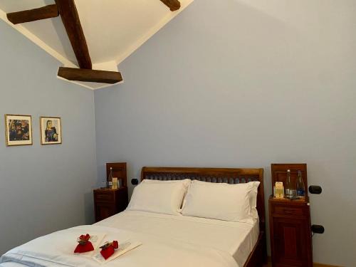 Isola della Scala Hotel | Hacienda De Leon
