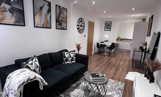 Salford Apartment | Hadeti Luxury Apartment