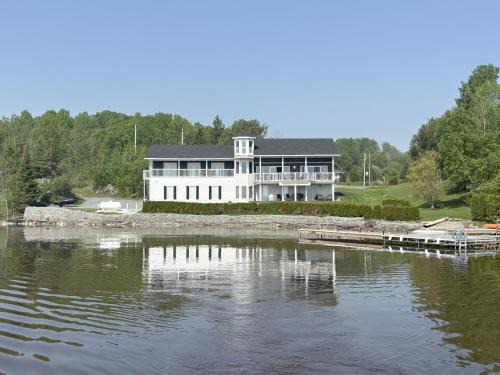 Timiskaming District House | Haileybury Lakehouse
