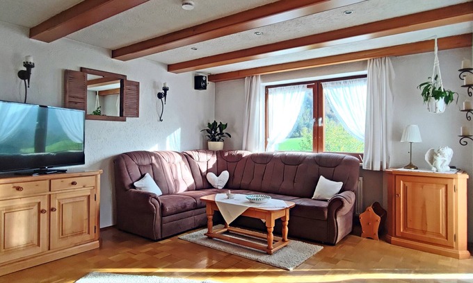 Aschau im Chiemgau Apartment | Haindorfer Berg vacation apartment, 102 sqm, two bedrooms, south-facing balcony