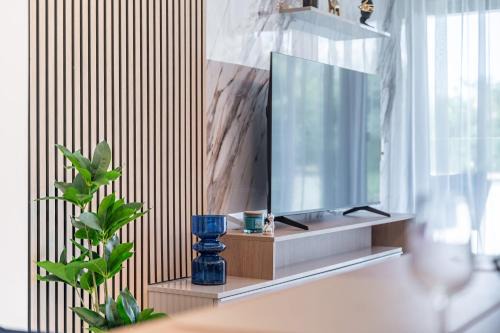 Szeged Apartment | Hajnal Residence Premium by Mital