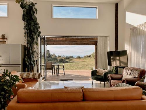 Hokitika House | Halcyon Point