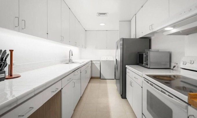 Waialae Iki Condo | Hale Beach~Beachfront