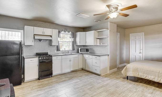 South Overton Cottage | Half-mi to Campus! Lubbock Home w/Fenced Yard