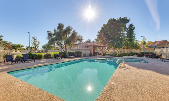 Stonebridge Lakes Manor House | Half-Mi to Dtwn: Lakefront Gilbert Home!