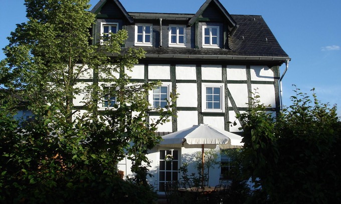 Usseln House | Half-timbered house Korntenne, max 8 people, or 2 apartments separately