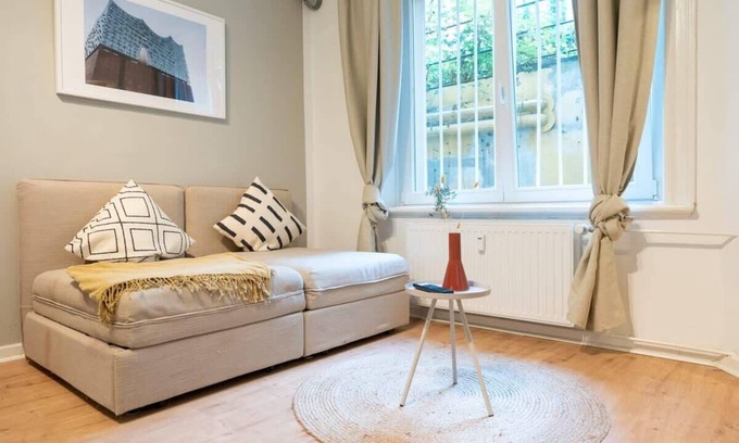 Rotherbaum Apartment | Hamburg City Apartment for 4