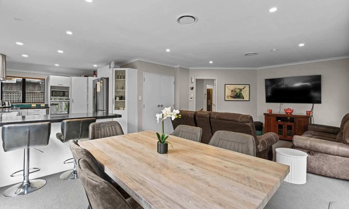 Hamilton House | Hamilton Hideout Summ