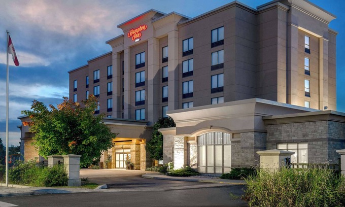 Brampton Hotel | Hampton Inn by Hilton Brampton Toronto