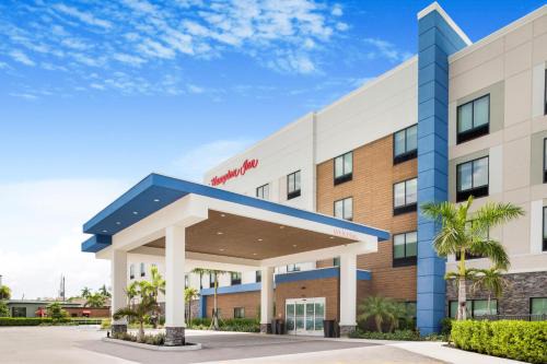 Fort Myers River District Hotel | Hampton Inn Fort Myers Downtown