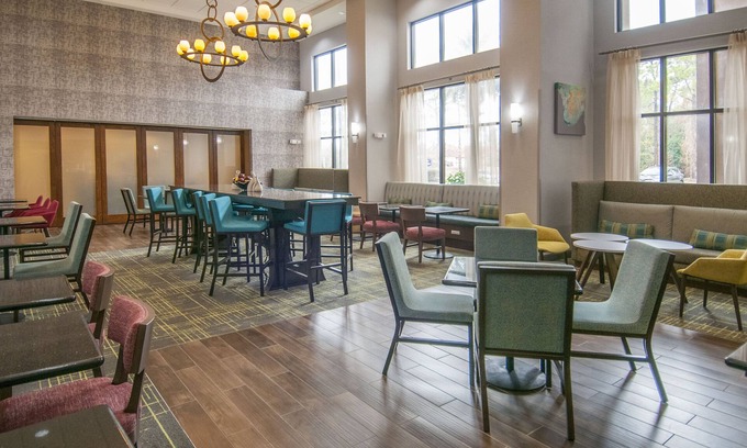 Port Allen Hotel | Hampton Inn & Suites Baton Rouge/Port Allen