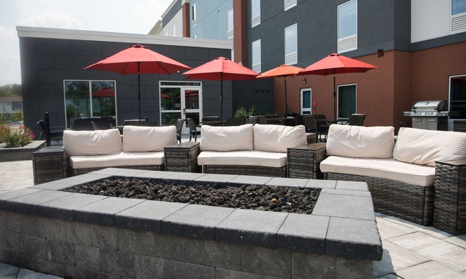 Warrington Hotel | Hampton Inn & Suites by Hilton Warrington Horsham