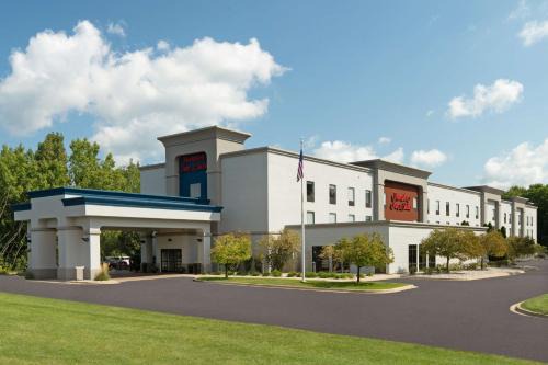 Grand Rapids Hotel | Hampton Inn & Suites Grand Rapids-Airport 28th St