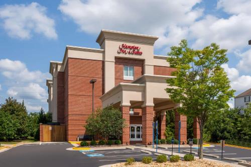 Herndon Hotel | Hampton Inn & Suites Herndon-Reston