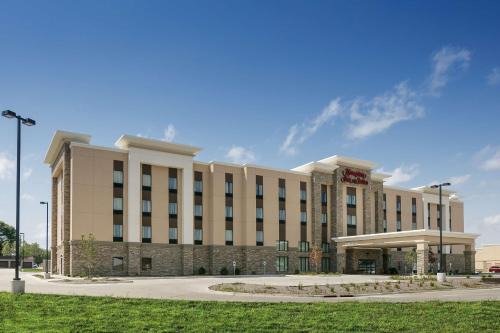 Mason City Hotel | Hampton Inn & Suites Mason City, IA