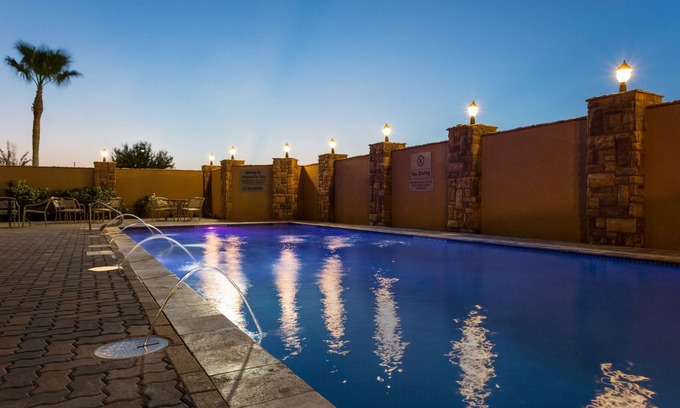 Mission Hotel | Hampton Inn & Suites Mission
