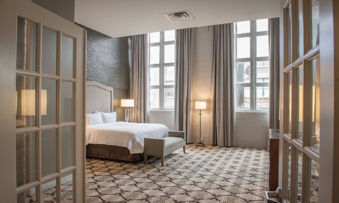 Arts/Warehouse District Hotel | Hampton Inn & Suites New Orleans Convention Center