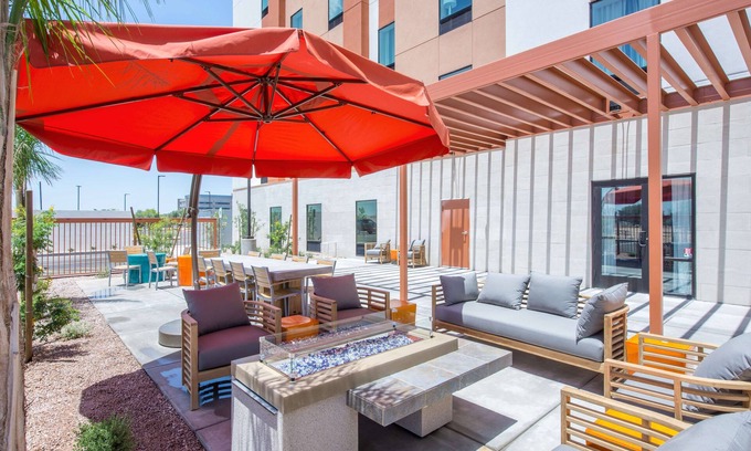 Gilbert Hotel | Hampton Inn & Suites Phoenix East Mesa