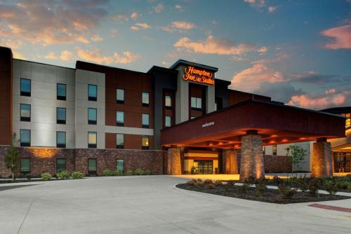 Pittsburg Hotel | Hampton Inn & Suites Pittsburg Kansas Crossing Casino near Pitt State Univ