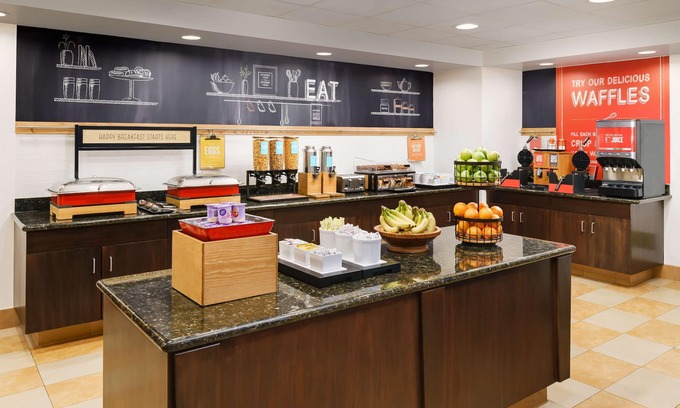 Newbury Park Hotel | Hampton Inn & Suites Thousand Oaks, CA