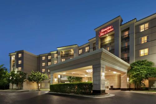 Sterling Hotel | Hampton Inn & Suites Washington-Dulles International Airport