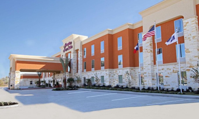 Winnie Hotel | Hampton Inn & Suites Winnie