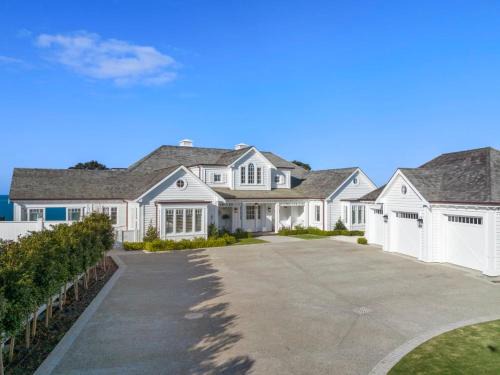 Campbells Bay House | Hampton on View Luxury Clifftop in Campbells Bay