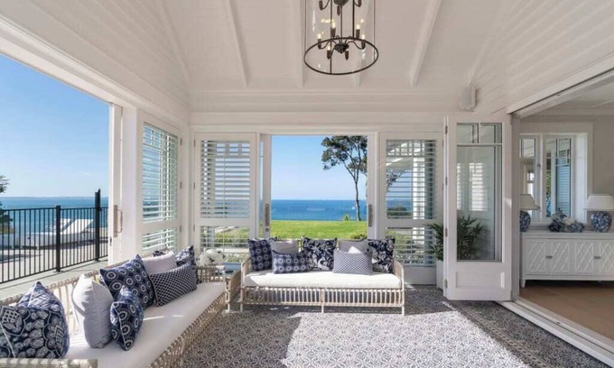 Campbells Bay House | Hampton on View, Luxury Clifftop in Campbells Bay