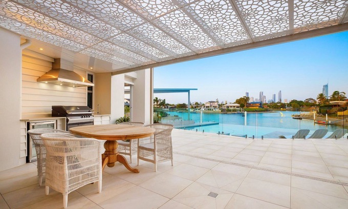 Bundall House | Hamptons on Sorrento