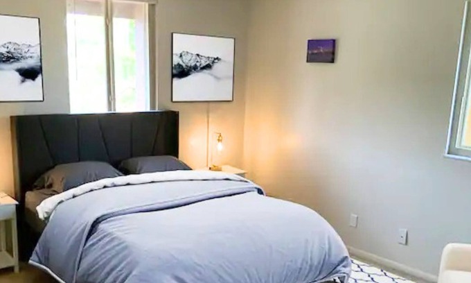 Northwest Columbus Apartment | Hancock Park Apt Cozy 1-bedroom Apartment in Downtown with WiFi & parking
