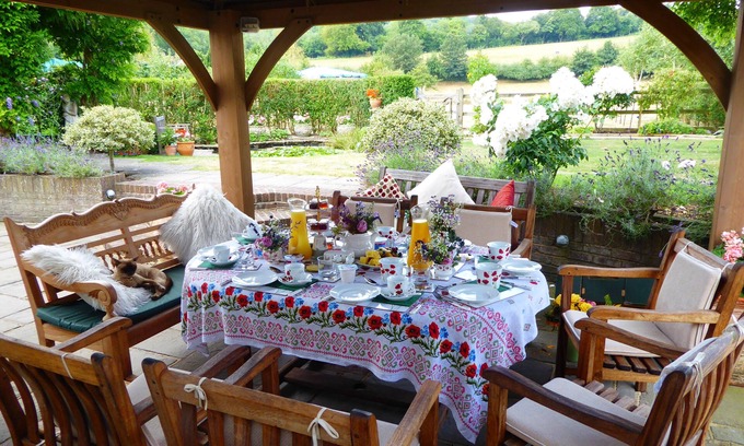 Lower Assendon Bed & Breakfast | Handywater Cottage B&B