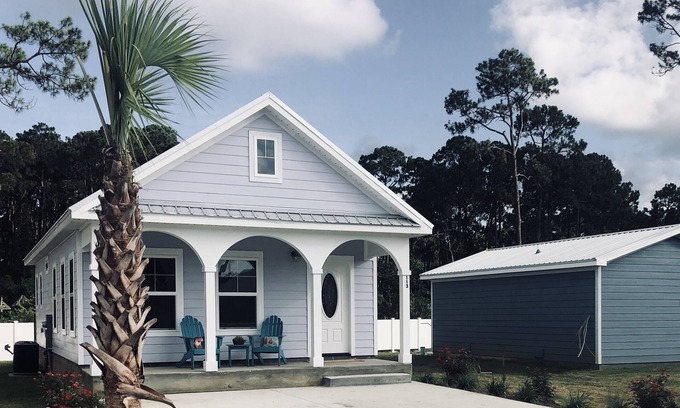 Mexico Beach Cottage | 🏖✈️ Hangar #13 ✈️🏖Pool! Pet Friendly Cottage in Mexico Beach 🐾 🐾