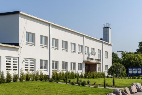 Hanko Apartment | Hangon Asema 5 - yksiö terassilla, ei yhtään porrasta