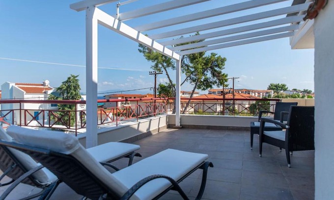 Haniotis House | Hanioti Home