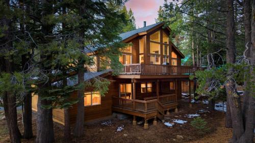 Truckee House | Hansel by AvantStay Pool Table 5mins to Skiing