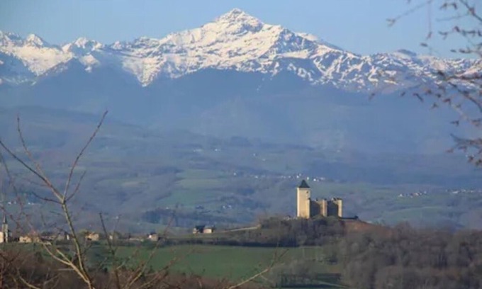 Mauvezin House | Happiness: gîte facing the Pyrenees