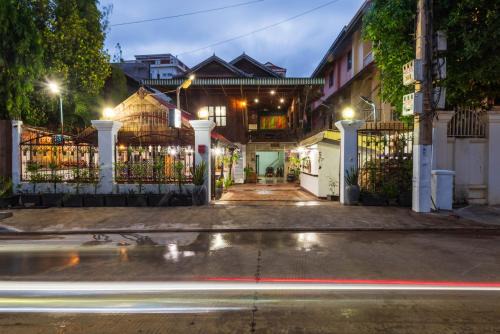 Downtown Siem Reap Hotel | Happy Heng Heang Guesthouse