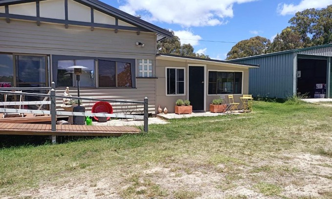Stanthorpe House | Happy Pig Farm