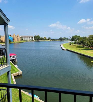 Walden on Lake Conroe Apartment | Happy Place