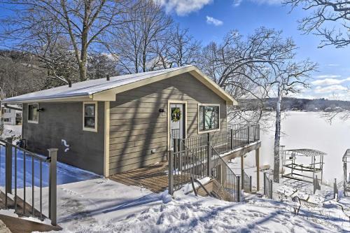 Okee House | Happys Haven Cabin with Gas Grill and Fire Pit!