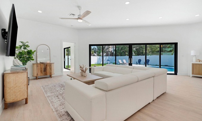 Sugar Sands House | Harbor by the Beach - Cozy renovated home steps away from the Beach!