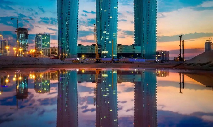 Manama House | "Harbour Heights Studio Retreat"