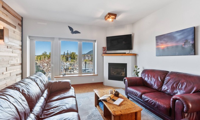 Ucluelet Condo | Harbour Hideaway I Waterfront I Marina I BBQ